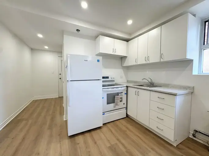 Photo of 2696 Lake Shore Blvd. W., Suite 15 Property Image