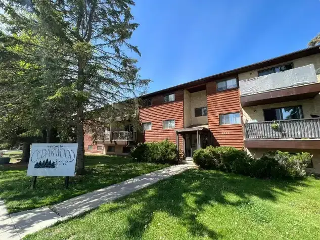 Photo of Pet Friendly! 1 Bedroom Unit! In Innisfail! Available Now! Property Image