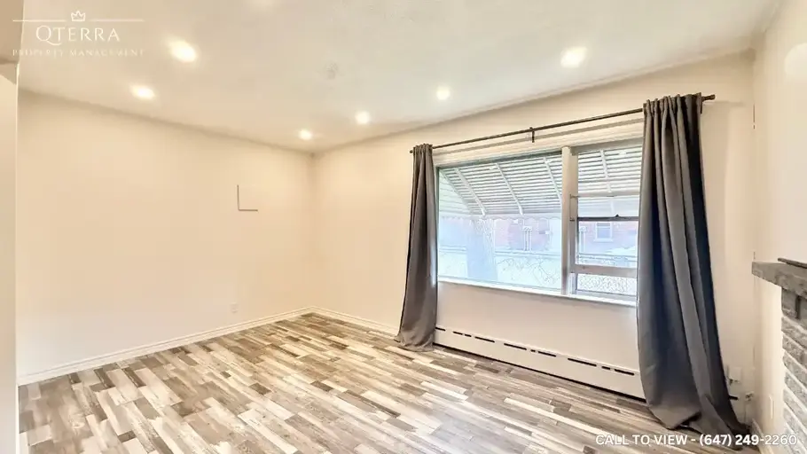 Photo of 125 Queens Ave, Toronto, Ontario M8V 3X3 Property Image