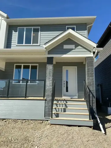 Photo of 683 Wolf Willow Blvd SE Property Image