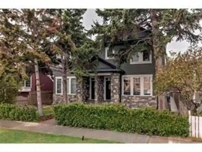 Photo of 1933 26 Street SW Property Image