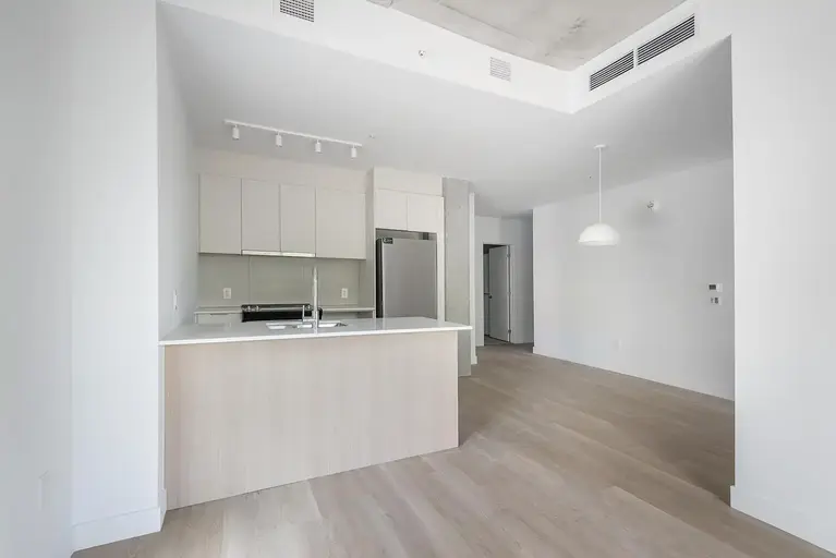Photo of 2600 Cavendish Blvd Property Image