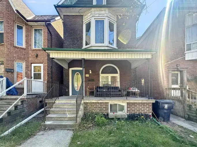 Photo of Lower- 367 Lansdowne Avenue Property Image