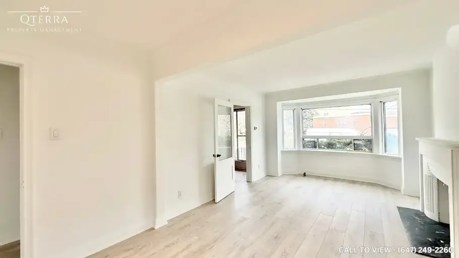Photo of 1-750 Vaughan Rd, York, Ontario M6E 2Z2 Property Image