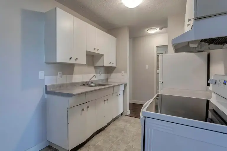 Photo of Killarney Manor Property Image