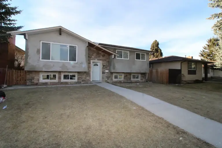 Photo of 67 Rundlefield Close NE Property Image