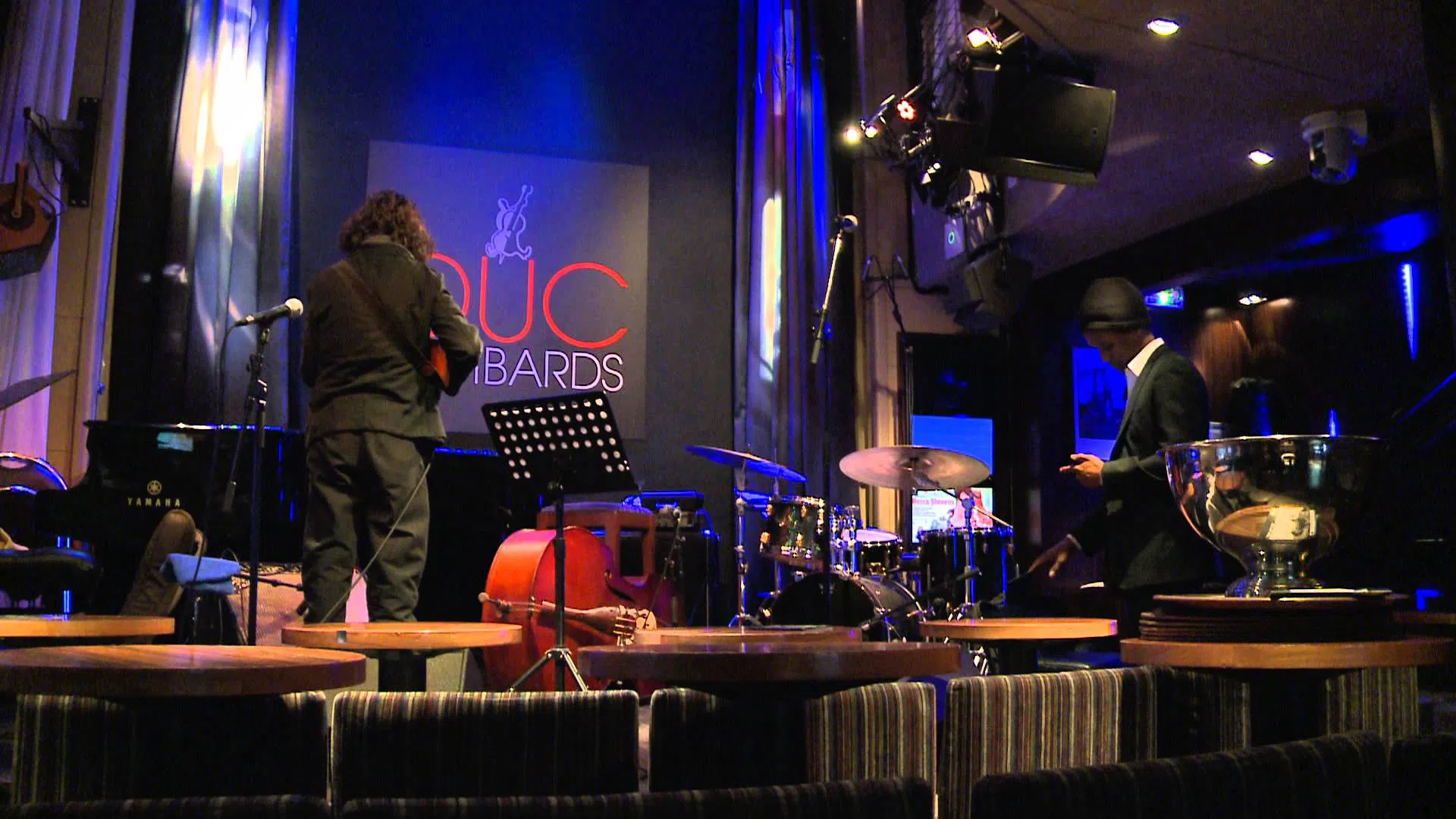 jazz clubs in Au Due des Lombards
