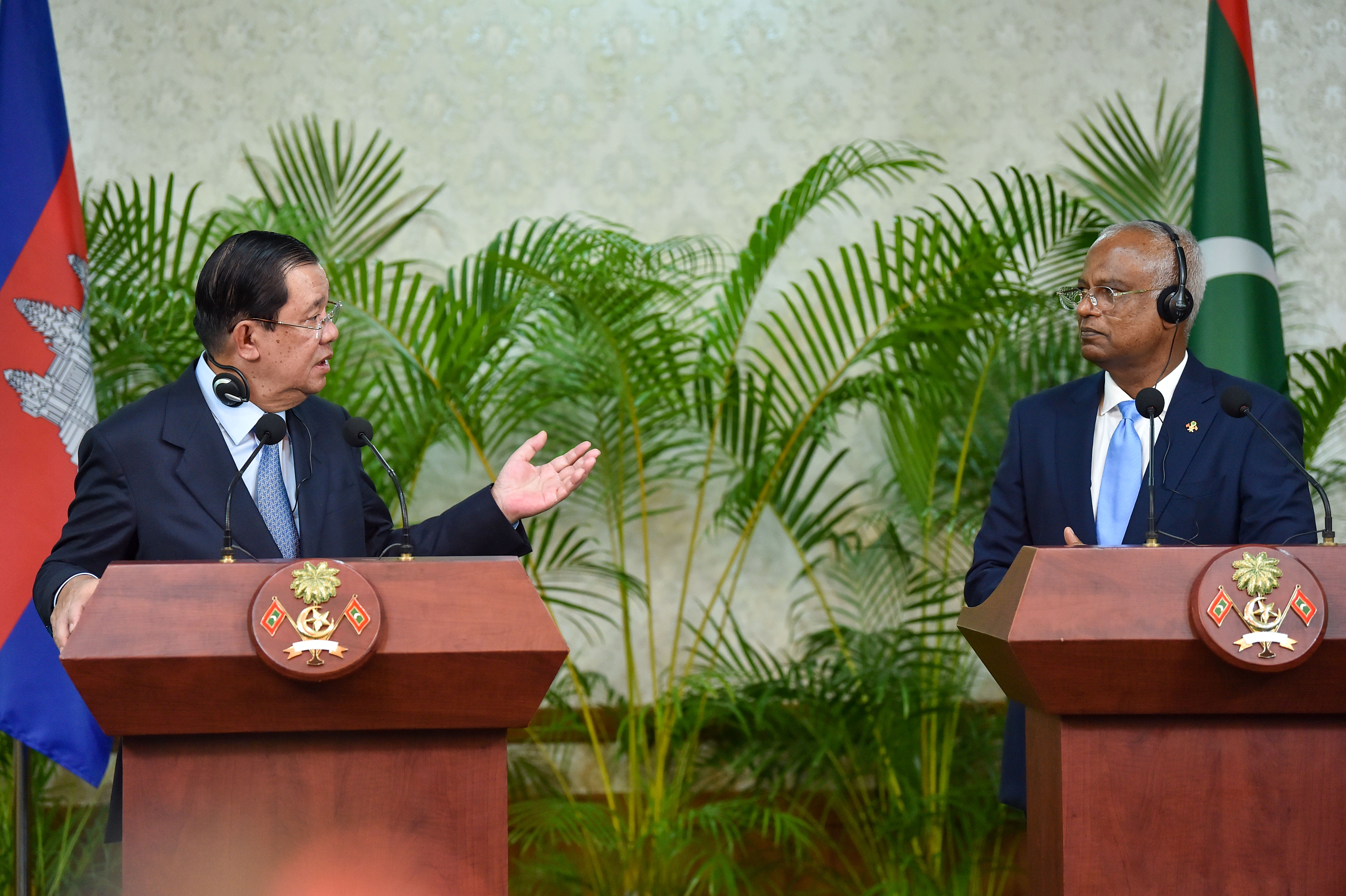 The President and the Cambodian Prime Minister deliver a joint