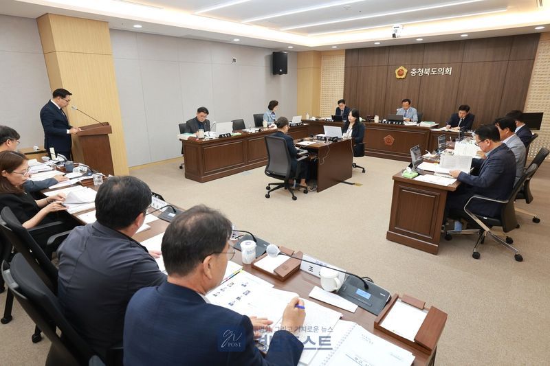 충청북도의회 복지문화위원회가 20일 문화·체육·관광 분야 주요 업무에 대해 청취하고 정책 개선 방안을 논의했다. (충청북도의회 제공)