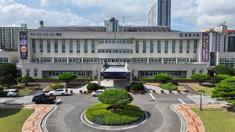 광양시가 여름철 패류채취 어업인 약 700명을 대상으로 수상 안전사고 예방을 위한 교육과 현장 지도를 실시한다. (전남 광양시 제공)