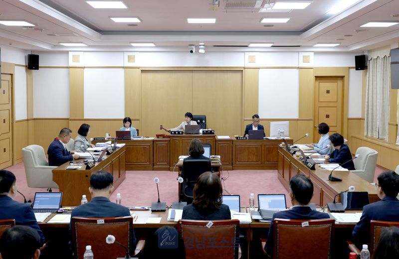 대전시의회 교육위원회가 직속기관 운영 전반을 점검하고 기관 간 협업 강화와 중복 사업 축소를 주문했다. (대전광역시의회 제공)
