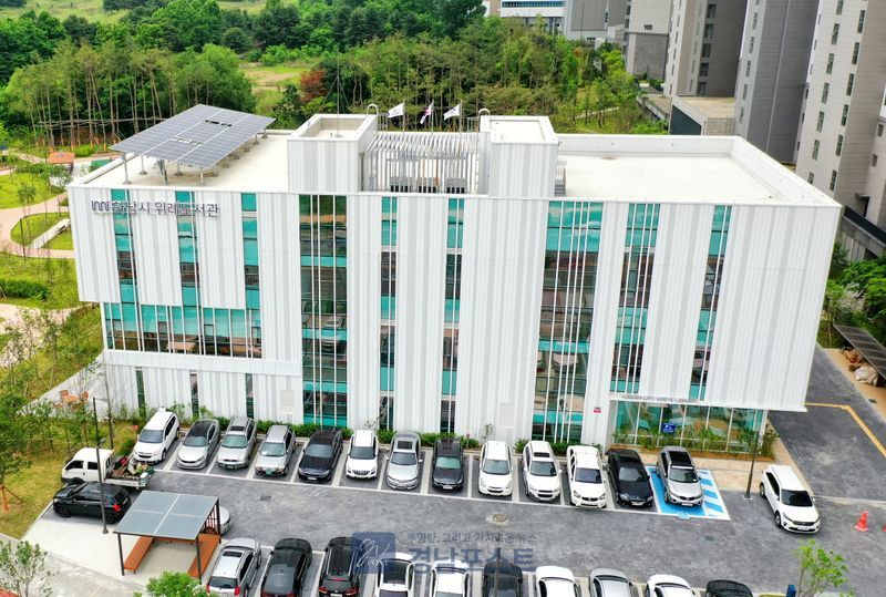 위례도서관이 경기도 공모사업 3건에 선정돼 어린이 독서코칭, 명사강연, 게릴라 버스킹 등 책과 예술을 융합한 독서 프로그램을 운영한다. (하남시 제공)