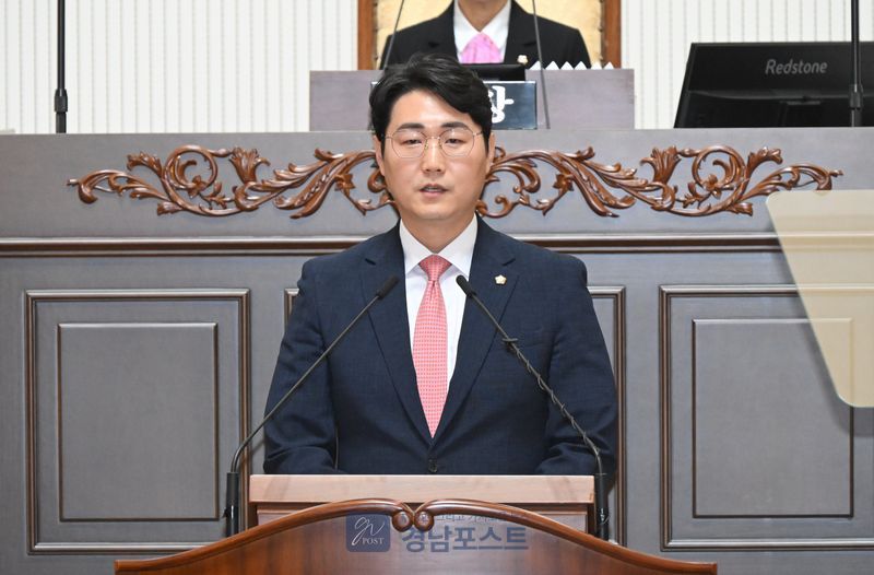 이태진 진주시의원이 어린이 안전도시 조성을 위한 조례 제정, 통학로 개선, 안전생활권 조성 등 5대 정책을 제안했다. (진주시의회 제공)