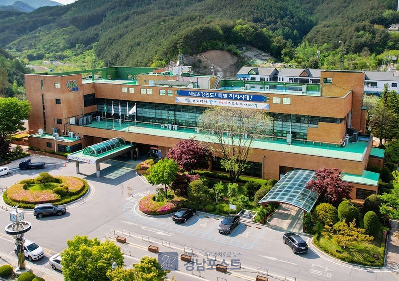 태백시가 부모와 자녀가 함께 책을 통해 소통하도록 8월부터 10월까지 북스타트 양육자 교육 3회를 운영한다. (강원 태백시 제공)
