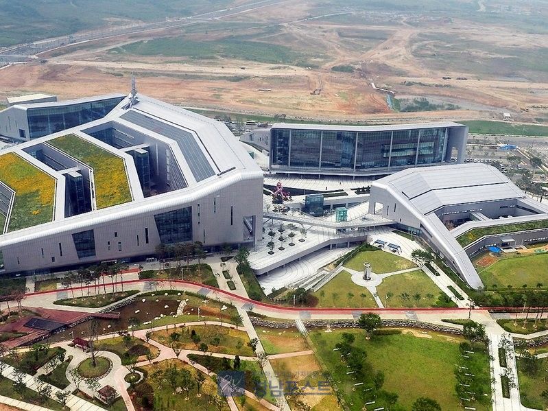 충남도가 청년이 직접 참여해 정책을 만드는 청년참여단 40명을 8월에 공개 모집한다. (경상남도 제공)