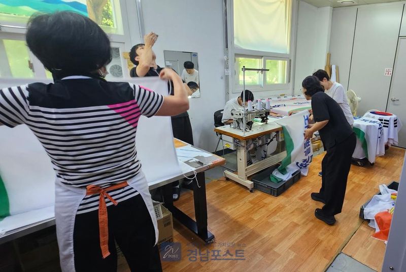 경남도와 함안군이 함안직업재활센터에서 폭염 대응 안전 점검을 실시했다.(함안군 제공)