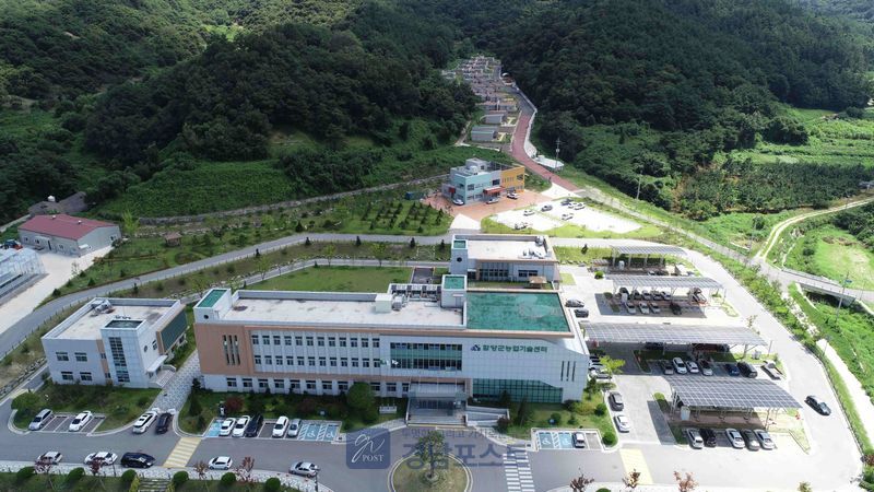 주간농사정보에서 고온·저수율 상황에 대비한 벼·밭작물·채소·과수의 관리 요령을 안내했다. (함양군 제공)