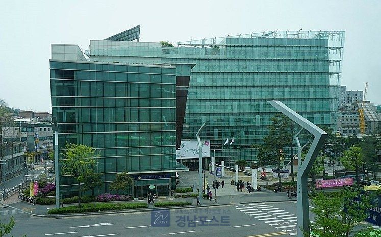 관악구가 8월 10일부터 21일까지 착한 가격업소 이용 이벤트를 실시하며 참여자 300명을 추첨해 1만 원 상당의 모바일 상품권을 지급한다. (관악구 제공)