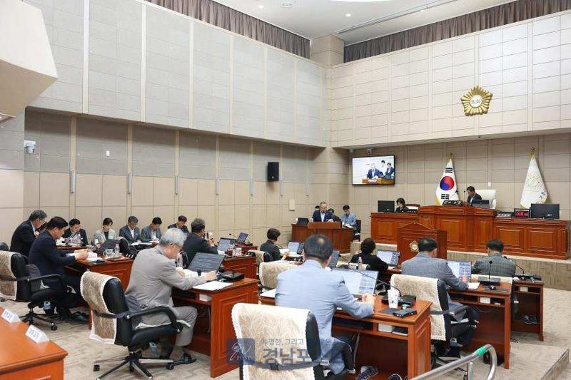 고흥군의회가 2026년 군정 추진상황을 점검하고 26건의 안건을 의결한 제346회 임시회를 폐회했다. (전남 고흥군의회 제공)