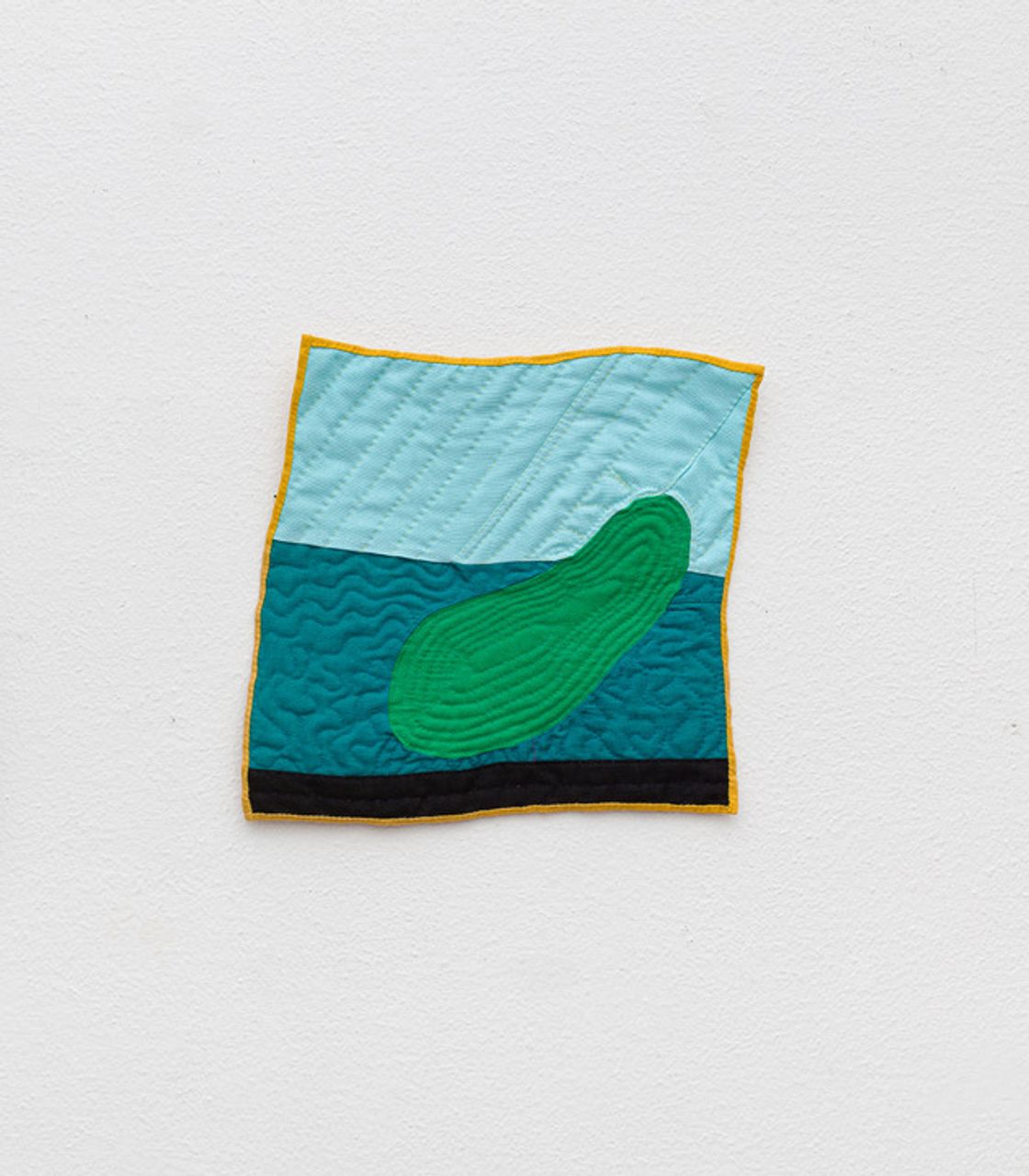 Inland V, 2024 | Quilt - tecido e manta de algodão 33 x 33 cm