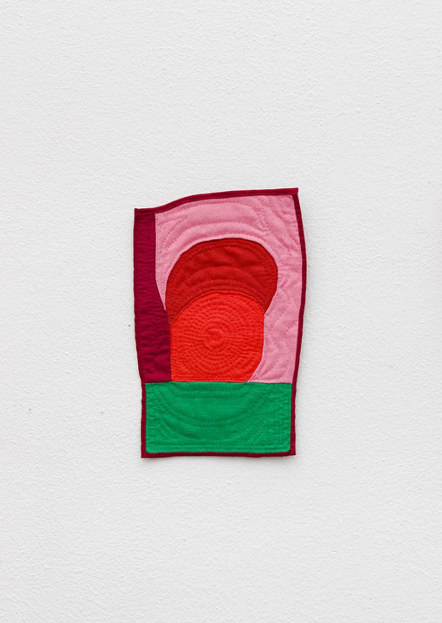 Inland I, 2023 | Quilt - tecido e manta de algodão 22 x 34 cm