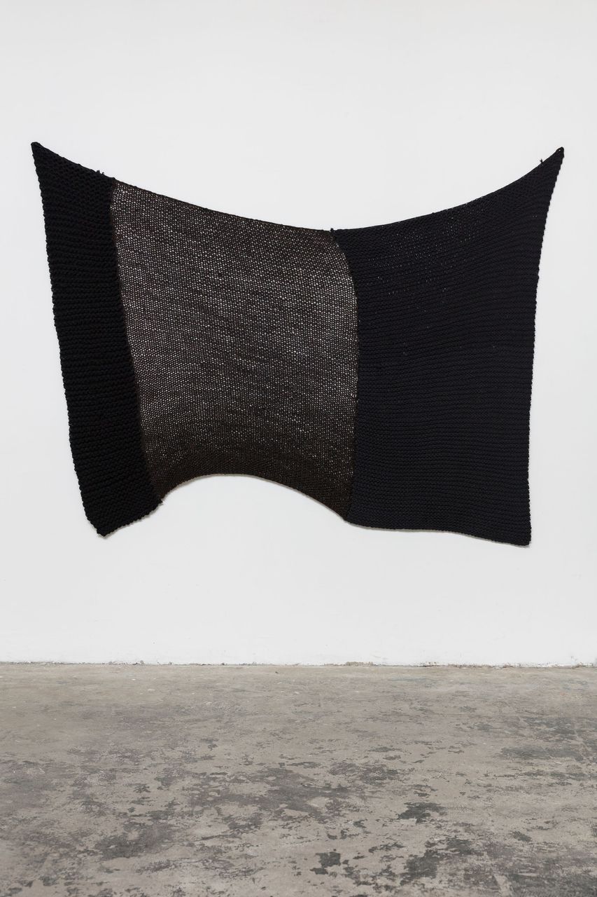 Sem título (quarto #1), 2019 | Tricô 192 x 150 cm