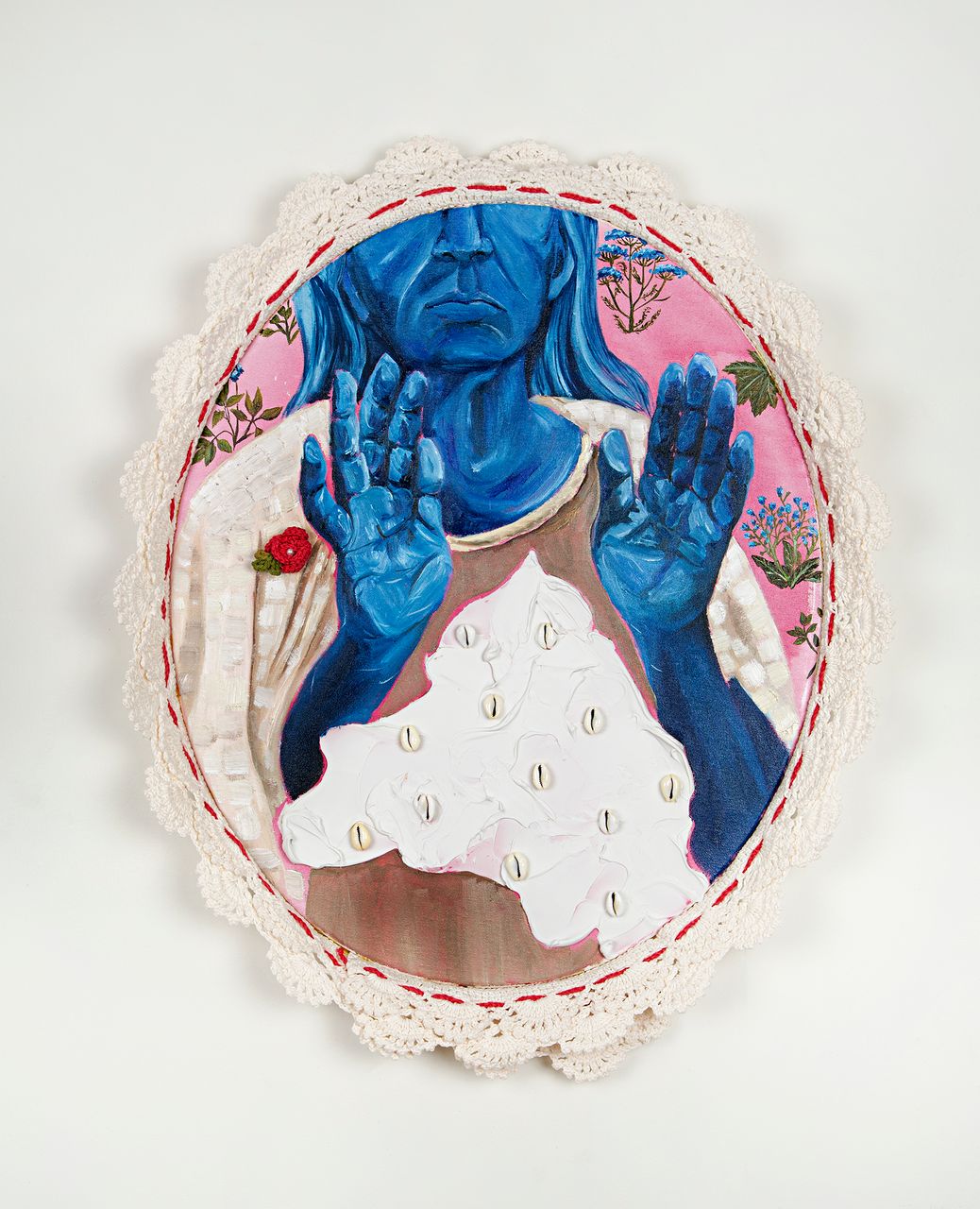 Feitiço II, 2022 | shells, modeling clay, acrylic and oil on canvas with crochet frame 60 x 50 cm