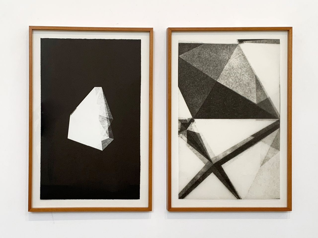 Dobra, 2015/2018 | Monotipia sobre papel de algodão e monotipia sobre papel japonês / monotype on cotton paper and monotype on Japanese paper 60 x 85.5 cm