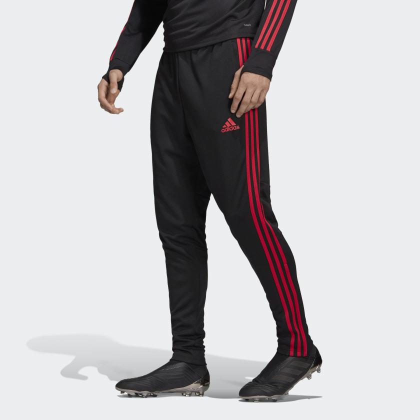 Manchester United Training Presentation Pants - Black, Men's Fashion,  Activewear on Carousell