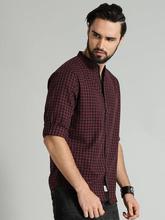 Men Maroon & Black Regular Fit Checked Casual Shirt