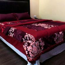 Maroon/Purple 100% Cotton Quilt Cover Set (Quilt Cover In Thin Fiber, Bedsheet & Pillow Covers)