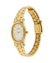 TITAN 2061YM05 Karishma Analog  Watch - Ladies