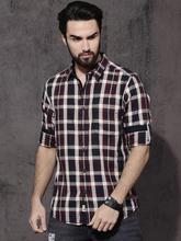 Men Maroon & Off-White Regular Fit Checked Casual Shirt