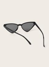 Solid Frame Cat Eye Sunglasses