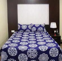 Double Bed Bedsheet in Micro Material with 2 Pillow Covers