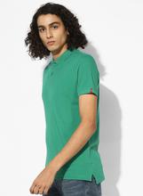 Levi’s Green Solid Regular Fit Polo T-Shirt