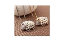 Gold Toned Faux Pearl Embedded Sheep Chain For Women