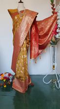 Finely Designed Top Quality Pure Dola Silk Saree with Blouse