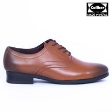 Kapadaa: Caliber Shoes Leather Tan Brown Lace Up Formal Shoes For Men – ( P 514 L )