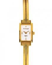 Titan 2162Ym01 Raga Analog Watch For Women