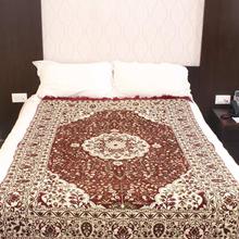 Maroon Floral Bed/Floor Carpet (54 x 83 inches)