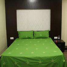 Korean Embroidery Double Plain Bedsheet with 2 Pillow Covers