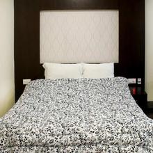 Black/White 100% Cotton Floral Printed Double Bed Quilt