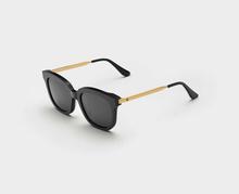 V Brand Dreamer Korean Stylist  Cat Eye Black sunglass- Unisex