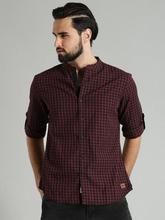 Men Maroon & Black Regular Fit Checked Casual Shirt