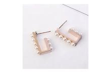 White Letter L Shaped Alloy And Faux Pearl Earrings For Women