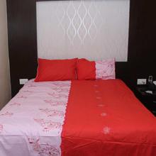 Red/Pink Floral Embroidered King Size Bedsheet With 2 Pillow Covers