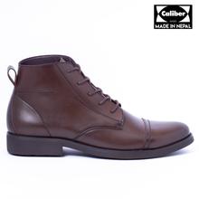 Kapadaa: Caliber Shoes Coffee Lace Up Lifestyle Boots For Men – ( 230 C )