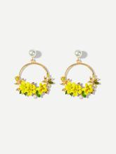 Flower Decorated Hoop Drop Earrings 1pair