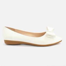 DMK White Bowed Closed Shoes For Women - 97163